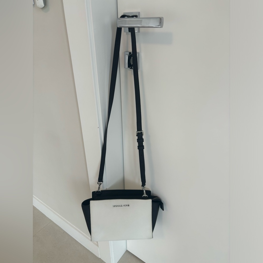 Black and white Michael Kors Crossbody purse